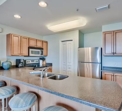 Fully equipped kitchen and also close to great restaurants!