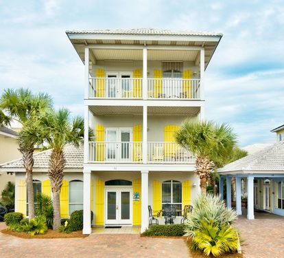 4 BR/ 3.5 BA Game Rm, Sleeps 14, 3000 sq/ft - on 1st beach street! 3 King beds!!