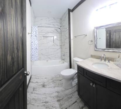 Guest bath 2 with soaker tub