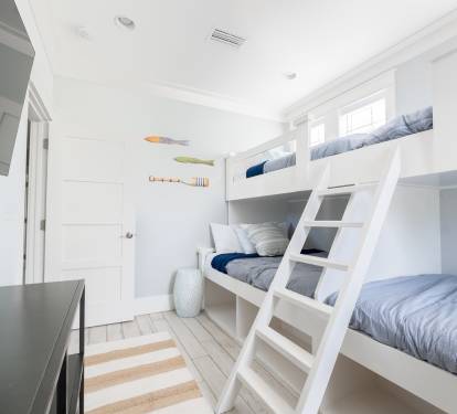 2nd Floor Bunk Room: 2 Twin, 2 Double