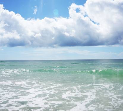 Welcome to OZ Island Retreat! Where the OCEAN Meets the BAY & You're HAPPY all Day!