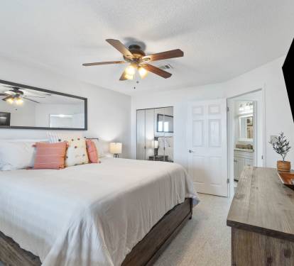 Master Bedroom (King)