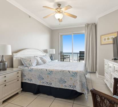 Wake up to blue sky and waves!