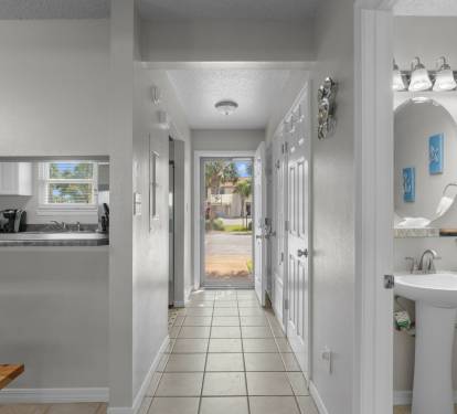 Hallway/Entrance
