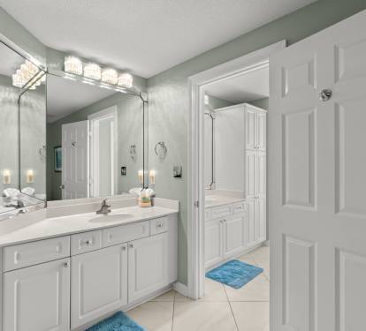 Primary En-Suite Bathroom