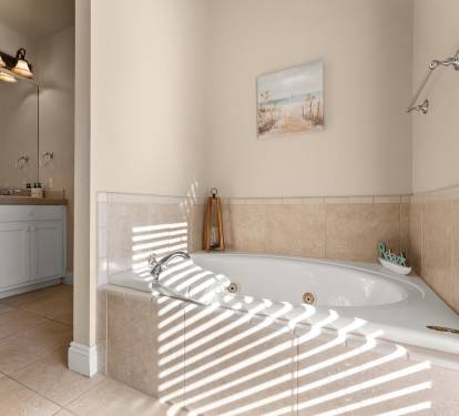 Spa-Style Garden Tub for Ultimate Relaxation