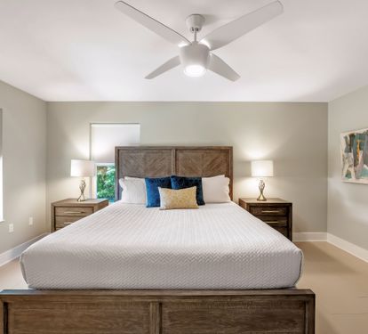 King size bed
