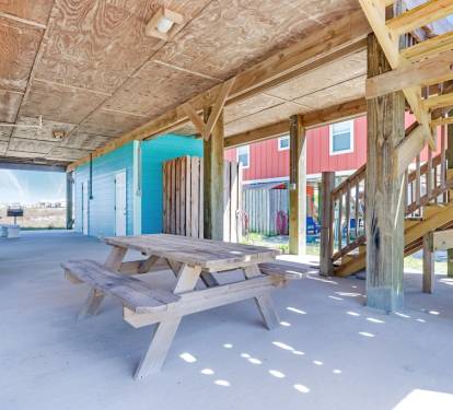 picnic area beneath home