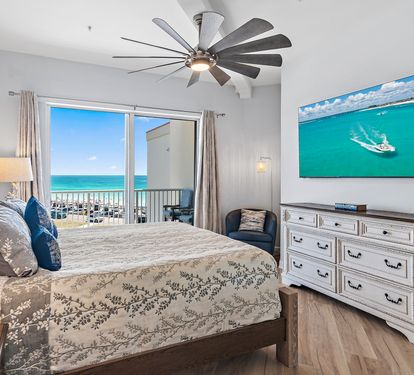 Gulf-front master king bedroom with balcony access
