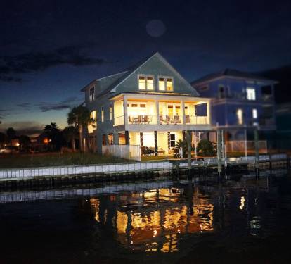Get Away from the Crowds & Relax at Your Tranquil WATERFRONT Island Retreat! 