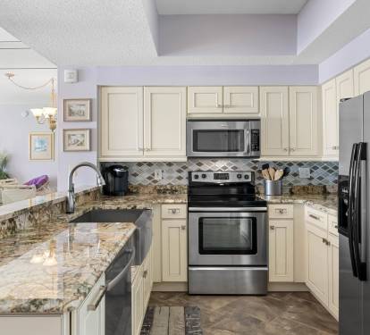 Well-equipped kitchen w/ generous counter space for easy meal prep.