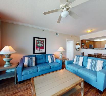 Unit has new decor, lamps and flooring as of Jan 2021