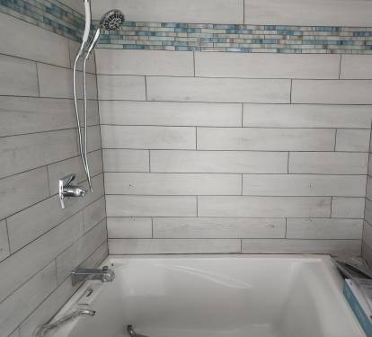 Soaker tub guest bath