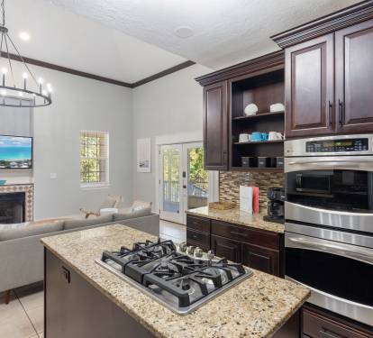 Double oven and gas stove for your all your cooking needs