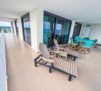 Wrap-around balcony 