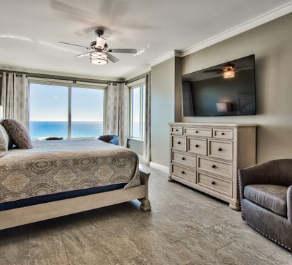 Master King Bedroom with a Gulf View and sitting area