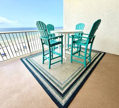 Fresh Paint, Floor Sealants, new Rug!  Beautiful!!!