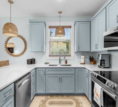 Prepare your favorite meals at the spacious, fully equipped kitchen.