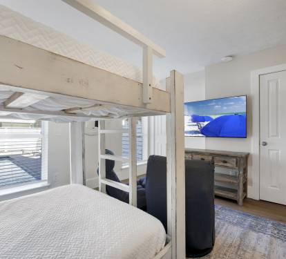 1st floor bunkroom with gaming area