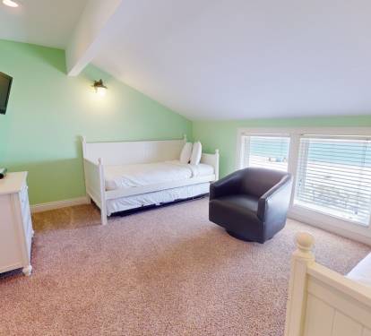 2nd floor twin room with daybeds