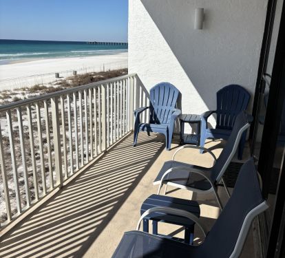 Balcony for beach and sunset/sunrise views