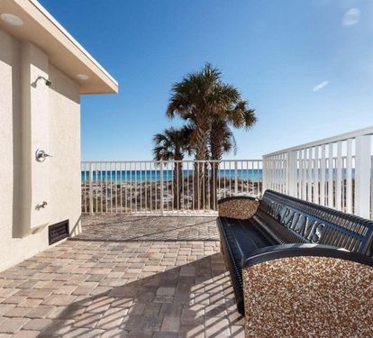 ?? "Grill, Chill, and Soak in the View! Fire up a delicious meal and relax with stunning beachfront scenery at A Shore Thing." ???? #BeachsideBBQ #OceanfrontDining