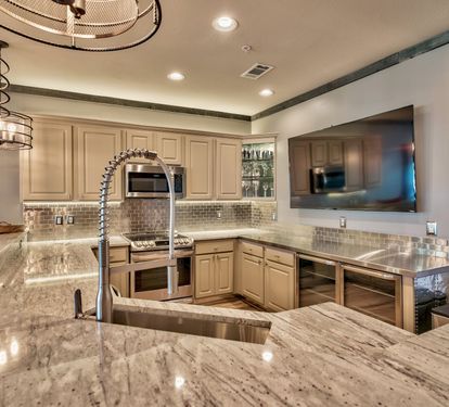 Eat-in Kitchen with Granite and Stainless counters