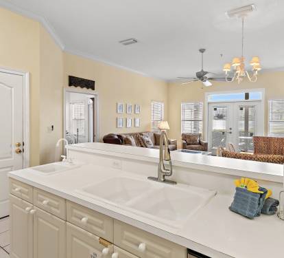 Dining bar, separate pantry