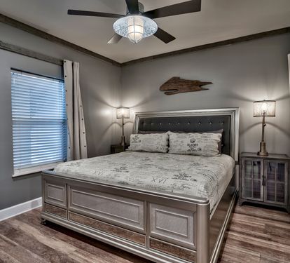 Guest King Bedroom with en suite bath