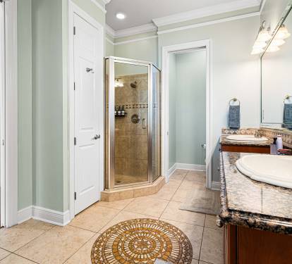 Huge en suite bathroom off of the main bedroom.
