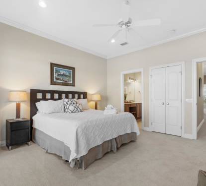 Master Bedroom (King)