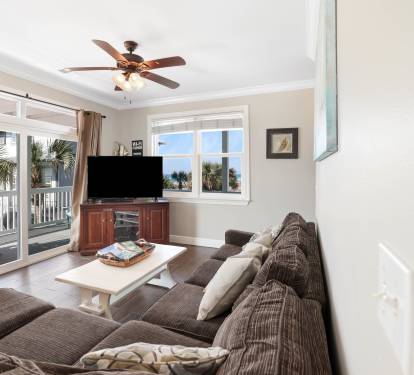 Main living area - GREAT GULF VIEWS!