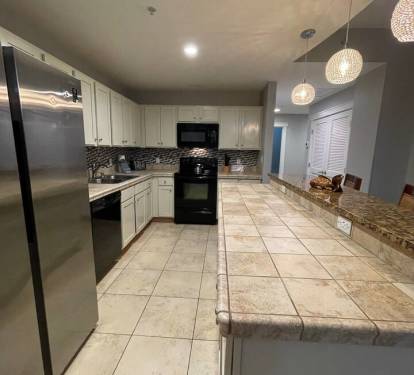 Fully stocked Kitchen with built-in USB/USB-c Ports in island outlets