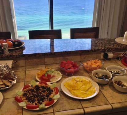 Nice breakfast with a view!