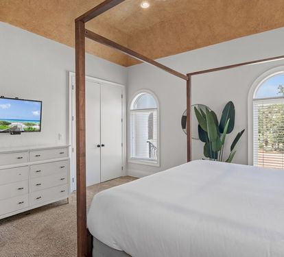Bedroom 2 — king bed
