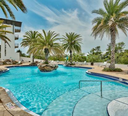 Amazing Resort Lagoon Pool only a 2 minute walk from the house- Hot Tub, Scienic Overlook, Grilling station and Fire-pit too!