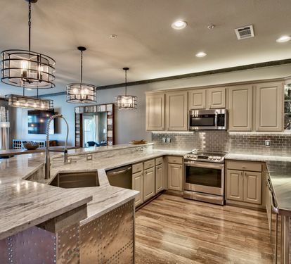 Eat-in Kitchen with Granite and Stainless counters