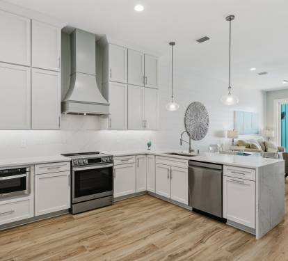 Large Gourmet Kitchen
