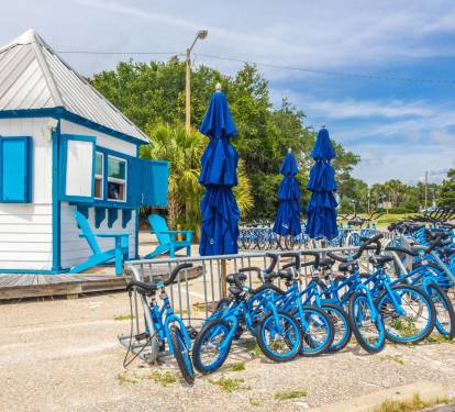 Colorful beach shops & casual eateries nearby add local flavor to your days.
