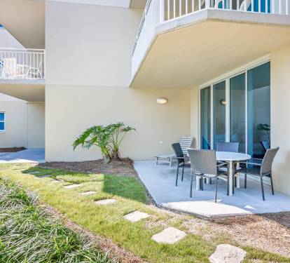Ground level unit in the most convenient space in Waterscape!