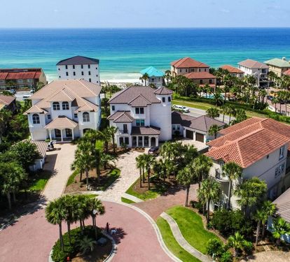 Private home in the iconic Destiny East — a gated, gulfside community in Destin