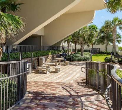 Awesome Grilling area- 4 grills!