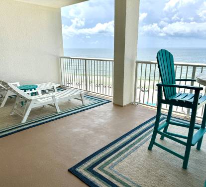 Best balcony on the beach!
