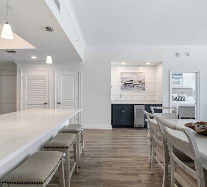 Dining/Bar