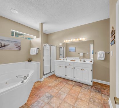 West master bath, jetted tub, walk-in shower