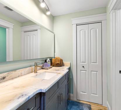 En Suite Master Bathroom