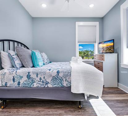 Queen Bedroom on Main Floor