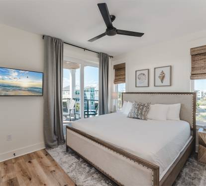 King Bedroom 3 Ensuite with Deck Access and Gulf Views