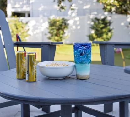 Great outdoor dining and entertainment options