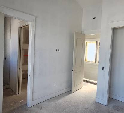 Queen Bedroom with Balcony